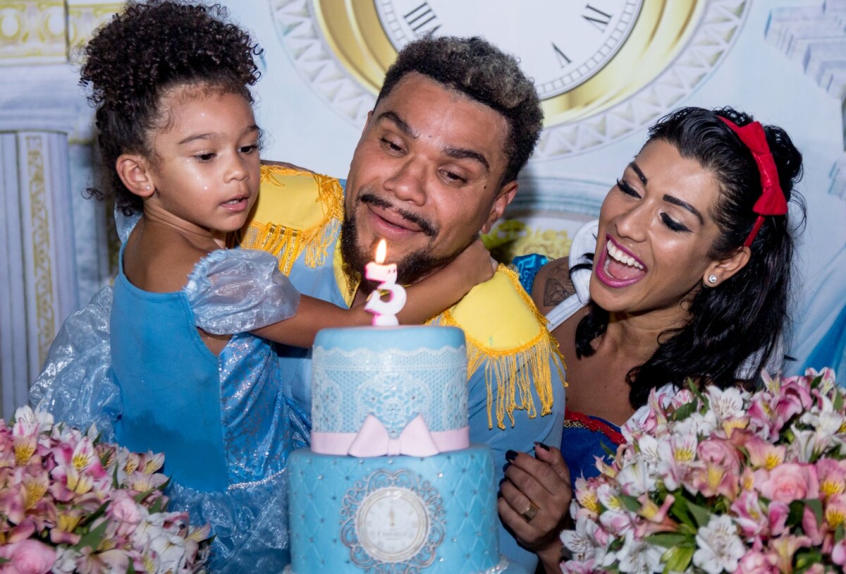 Foto Naldo Benny E A Mulher Ellen Cardoso Celebraram O Anivers Rio