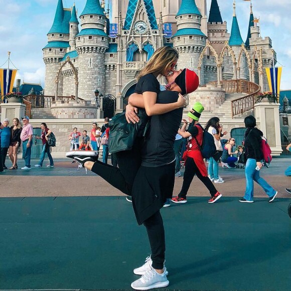 'Não me dou o direito de não aproveitar quando estou em casa', conta Wesley Safadão