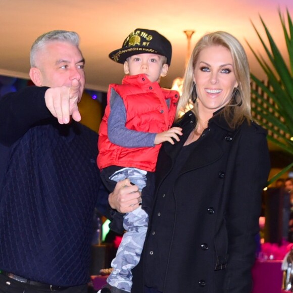 Ana Hickmann usou suas redes sociais para se declarar ao filho, Alexandre Jr