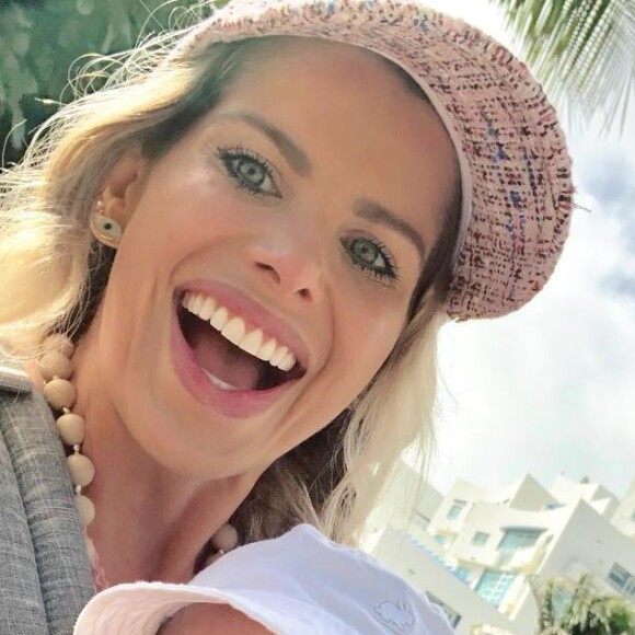 Karina Bacchi relembrou o nascimento do filho, Enrico, nas redes sociais