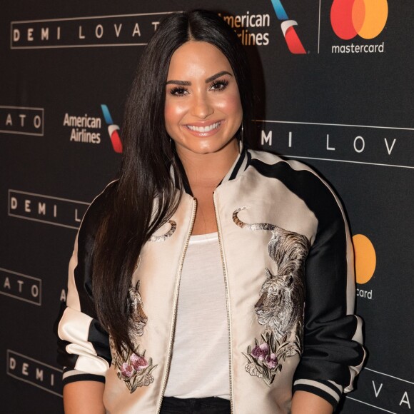 'Eu gosto da liberdade de poder flertar com quem eu quiser', disse Demi Lovato