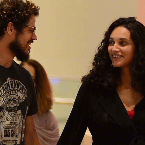 Na reta final da gravidez, Débora Nascimento disse que mantém a vida sexual: 'Muita saúde'