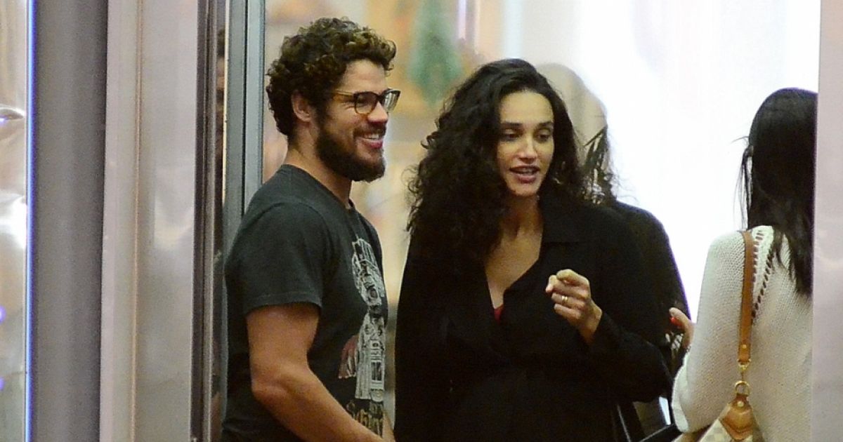Débora Nascimento, mulher de José Loreto, está na reta final da gravidez da filha, Bella