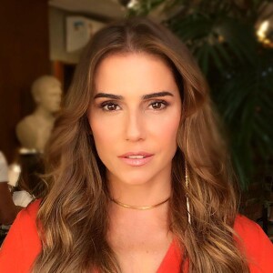 Deborah Secco contou que sua personagem em 'Segundo Sol' será inspirada em personagens icônicas