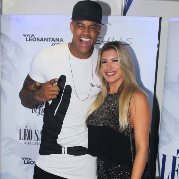 Léo Santana confirma fim de noivado com Lorena Improta: 'Isso acontece com qualquer outro casal. Infelizmente não deu certo, bola para frente'