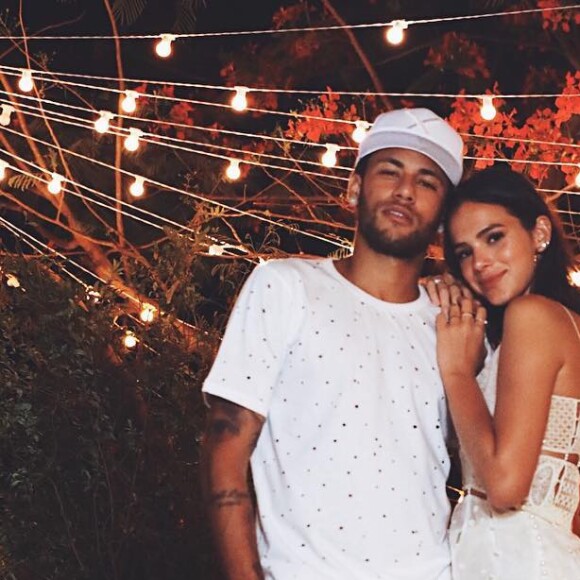Bruna Marquezine e Neymar posaram juntos no Revéillon