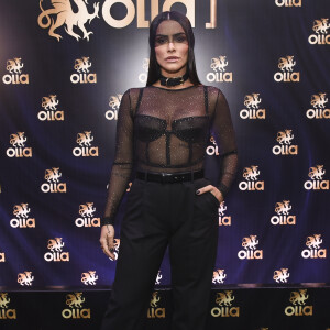 Cleo relembrou ensaio para a 'Playboy' em seu canal no Youtube: 'Queria ficar pelada'