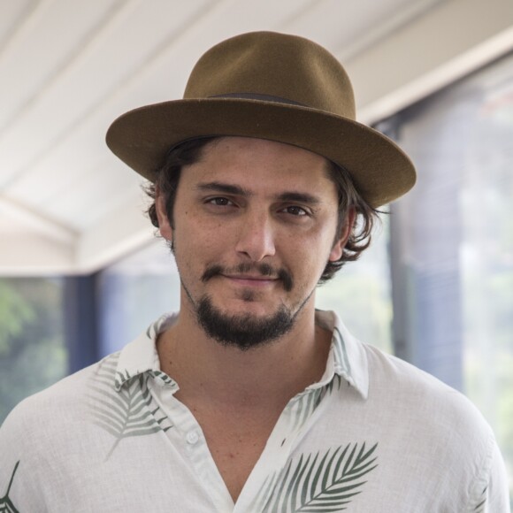 'A gente está levantando a bandeira do amor em primeiro lugar, tanta gente que se força a ficar casado por conta dos outros e a gente decidiu criar essa família de uma forma muito mais pura, pelo amor', declarou Bruno Gissoni