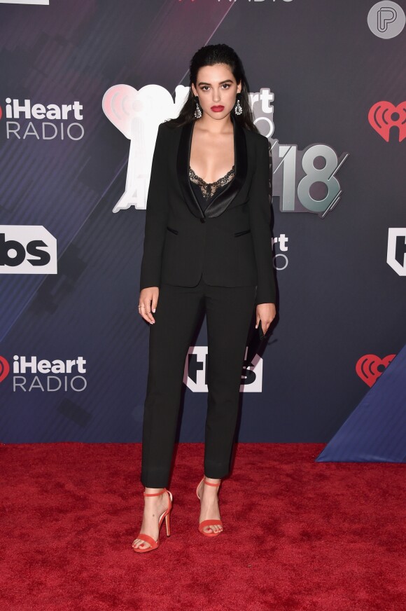 Jess Kent usou conjunto no iHeartRadio Music Awards, realizado no The Forum, em Inglewood, na Califórnia, neste domingo, 11 de março de 2018