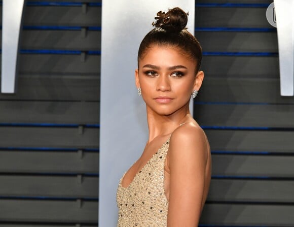 Zendaya usa coque alto para complementar o look no Oscar e na festa pós-premiação