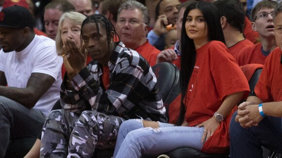 Kylie Jenner elogia atuação do namorado, Travis Scott, como pai: 'O melhor'
