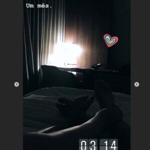 Caio Paduan confirmou namoro com DJ Djéssica Benfica em foto no Stories do Instagram nesta terça-feira, 13 de março de 2017