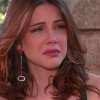 Cecília (Bia Arantes) chora ao conversar com Gustavo (Carlo Porto) e ele garante que não seria capaz de ser infiel, na novela 'Carinha de Anjo'