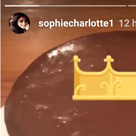 Shopie Charlotte fez bolo do aniversário de 2 anos do filho, Otto, na noite de terça-feira, 13 de março de 2018