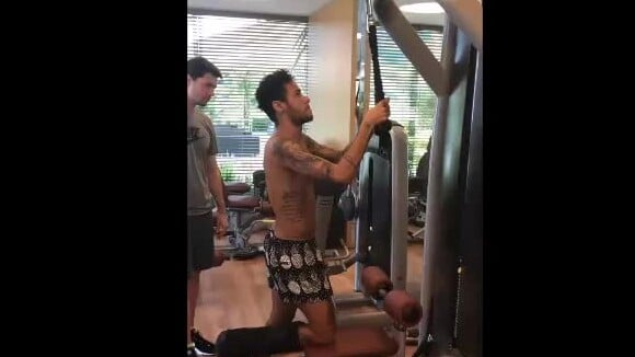Neymar compartilha vídeo durante volta à malhação: 'Começando os treinos'