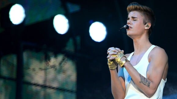 Justin Bieber quer sair de novo com estudante com quem traiu Selena Gomez