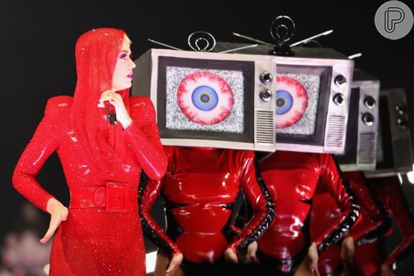Em turnê no Brasil, Katy Perry emendou hits desde o início do show