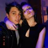 Larissa Manoela ganhou beijinhos de Leo Cidade durante o show de Katy Perry, como registrado no Instagram Stories da cantora teen
