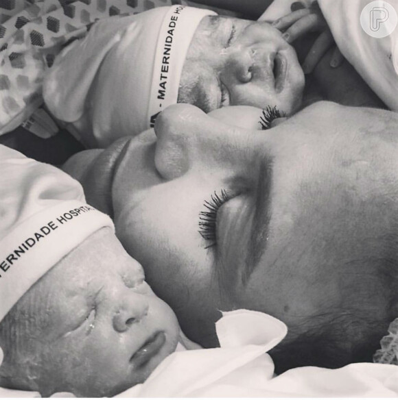 Ivete Sangalo deu à luz gêmeas, Marina e Helena, em fevereiro de 2017