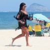 Ludmilla dá corridinha na praia de Copacabana