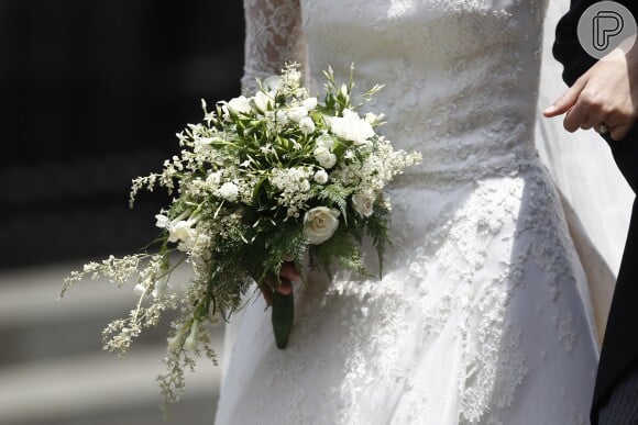 Alessandra de Osma usou buquê de flores brancas para subir ao altar com o príncipe Christian von Hannover