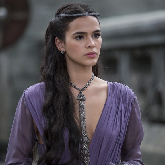 Para atiçar a disputa entre os irmãos, Catarina (Bruna Marquezine) solta Cássio (Caio Blat) na novela 'Deus Salve o Rei'