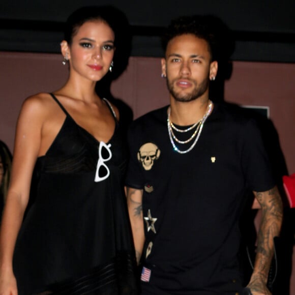 Neymar curtiu o aniversário de 22 anos da irmã, Rafaella, com Bruna Marquezine