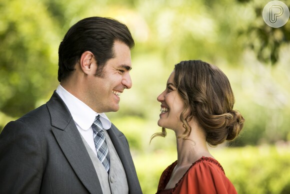 Darcy (Thiago Lacerda) e Elisabeta (Nathalia Dill) se beijam pela primeira vez na novela 'Orgulho e Paixão'