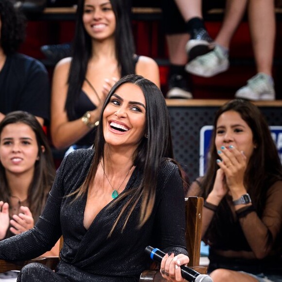 Cleo disse que não surpreende mais a mãe, Gloria Pires, com suas falas polêmicas: 'Sabe o que esperar de mim'