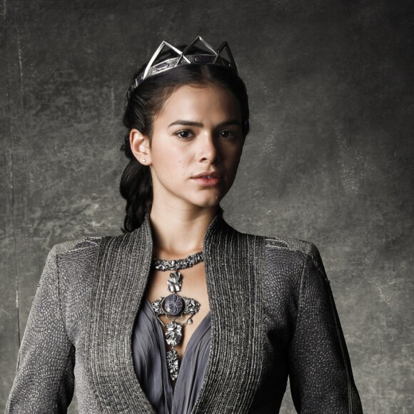 Catarina (Bruna Marquezine) faz sexo com Virgílio (Ricardo Pereira) para engravidar, ter um filho e expulsar o marido do palácio na novela 'Deus Salve o Rei'