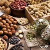 'Estes antioxidantes auxiliam no combate a radicais livres e redução de edema', explica Patricia Davidson, que lista oleaginosas e sementes no grupo