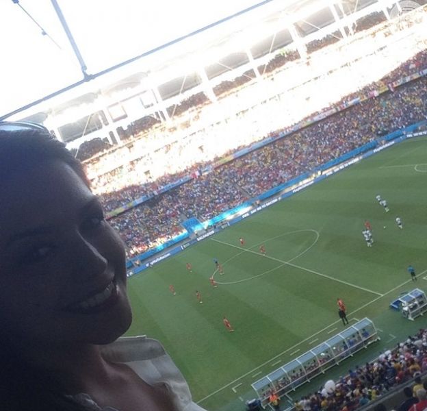 Michel Telo E Thais Fersoza Assistem A Jogo Da Franca Contra Suica Na Bahia Purepeople
