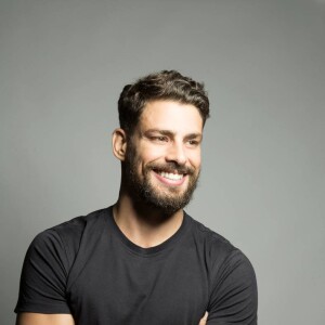 Cauã Reymond passou a semana gravando a série 'Ilha de Ferro', da TV Globo
