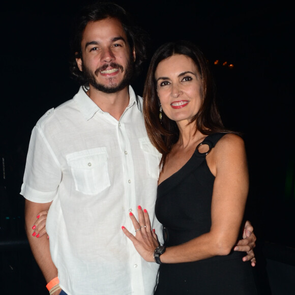 Túlio Gadêlha também compartilhou um registro com o namorado: ela postou uma foto das mãos dos dois