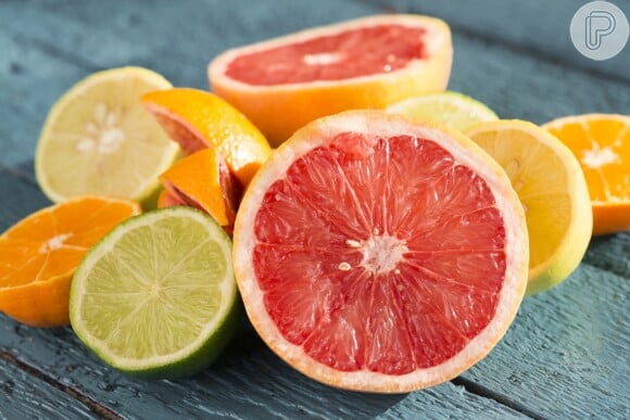 As frutas cítricas são fontes de vitamina C e hesperidina, que combate os radicais livres