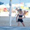 Fernanda Lima é acostumada a bater ponto nas quadras de vôlei de praia das areias do Rio