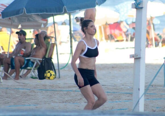 Fernanda Lima mandou bem durante a partida de vôlei