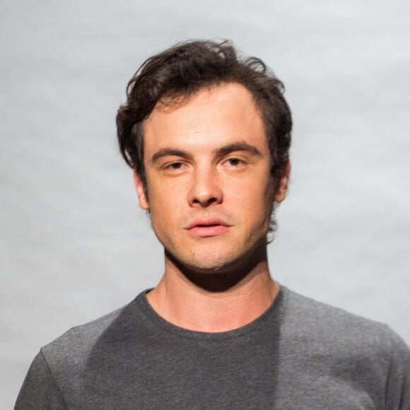 Gael (Sergio Guizé) denuncia a própria mãe, Sophia (Marieta Severo) ao descobrir o brinco de Mariano (Juliano Cazarré) no cofre da vilã na novela 'O Outro Lado do Paraíso'