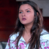 Cassandra (Bárbara Maia) diz a Estefânia (Priscila Sol) que precisa de dinheiro para ajudar Rogério (Bernardo Bibancos), na novela 'Carinha de Anjo'