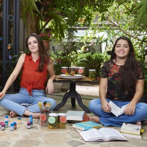 Isabelle Drummond e Mariana Fernandes comandam a Levê, um delivery de comidas frescas e saudáveis