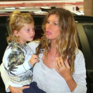 Gisele Bündchen contou que é rigorosa sobre o que pode ou não na hora do jantar em família