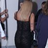 Anitta exibe curvas em look transparente Dolce & Gabbana em evento no Rio
