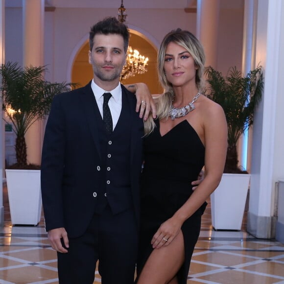 Giovanna Ewbank e Bruno Gagliasso prestigiam Prêmio Faz Diferença, realizado no Belmond Copacabana, Zona Sul do Rio de Janeiro, na noite desta quarta-feira, 28 de março de 2018