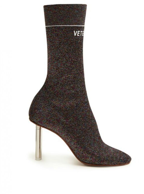 Sock boots glitter Vetements por £1,191, aproximadamente R$ 4,8 mil