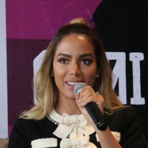 Anitta precisou transformar sua casa para gravar o clipe da música 'Indecente'