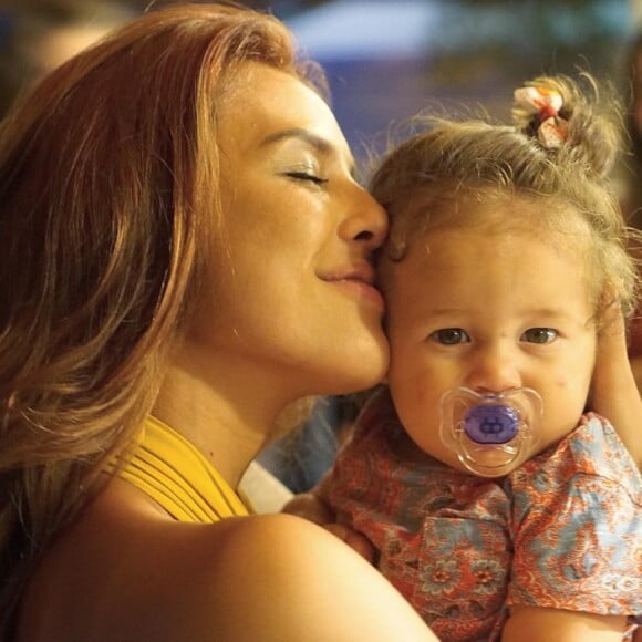 Esta semana Yanna Lavigne também ouviu 'mamãe' pela primeira vez e vibrou