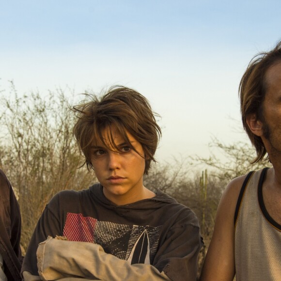 Alice Wegmann lista ônus da carreira de atriz: 'Essa coisa de ser atriz engloba uma outra coisa das pessoas acharem que a gente tem sempre que estar uma fada rainha do glamour'