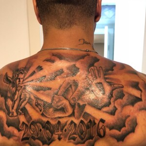 Fernando Medeiros fez uma tatuagem em homenagem ao filho nas costas