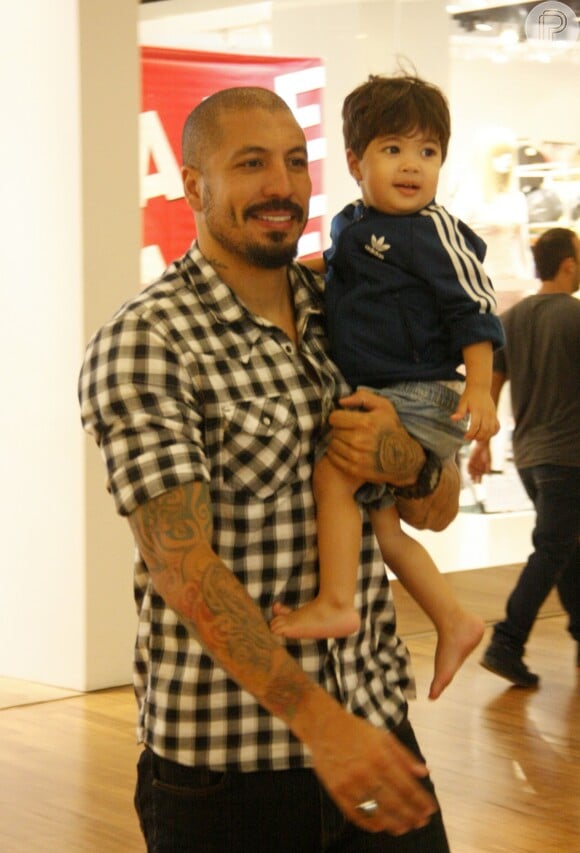 Fernando Medeiros é sempre visto em passeios com o filho, Lucca