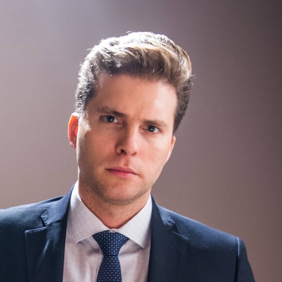 Clara (Bianca Bin) lembra que foi internada à força em hospício e Patrick (Thiago Fragoso) acrescenta na novela 'O Outro Lado do Paraíso': 'Minha cliente nunca quis se afastar do filho'
Minha cliente nunca quis se afastar do filho", ... - Leia mais em http://noticiasdatv.uol.com.br/noticia/novelas/o-outro-lado-do-paraiso-clara-fica-com-guarda-de-tomaz-e-faz-livia-sofrer--19848?cpid=txt
Minha cliente nunca quis se afastar do filho", ... - Leia mais em http://noticiasdatv.uol.com.br/noticia/novelas/o-outro-lado-do-paraiso-clara-fica-com-guarda-de-tomaz-e-faz-livia-sofrer--19848?cpid=txt'